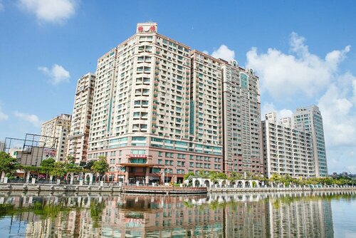 Гостиница Wei-Yat Grand Hotel в Тайнани