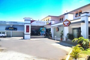 Гостиница Subic Bay Venezia Hotel в Олонгапо