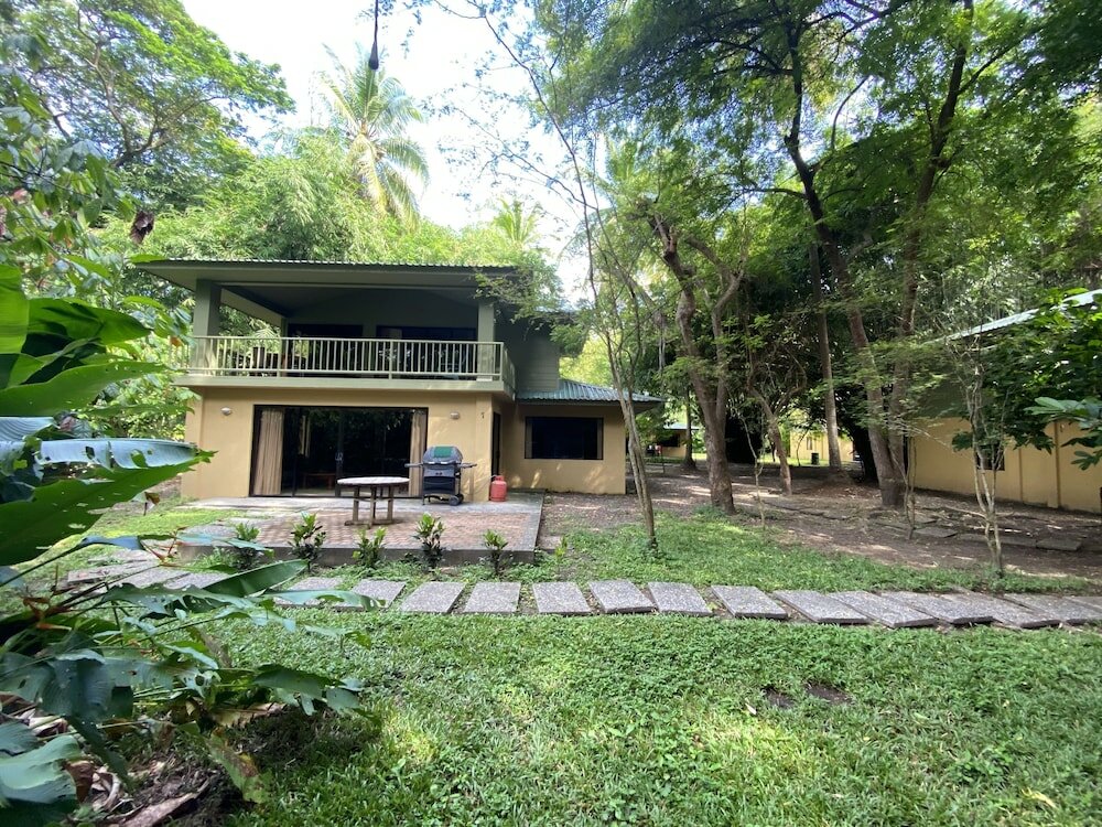 Фото Puerto Barillas Marina & Lodge