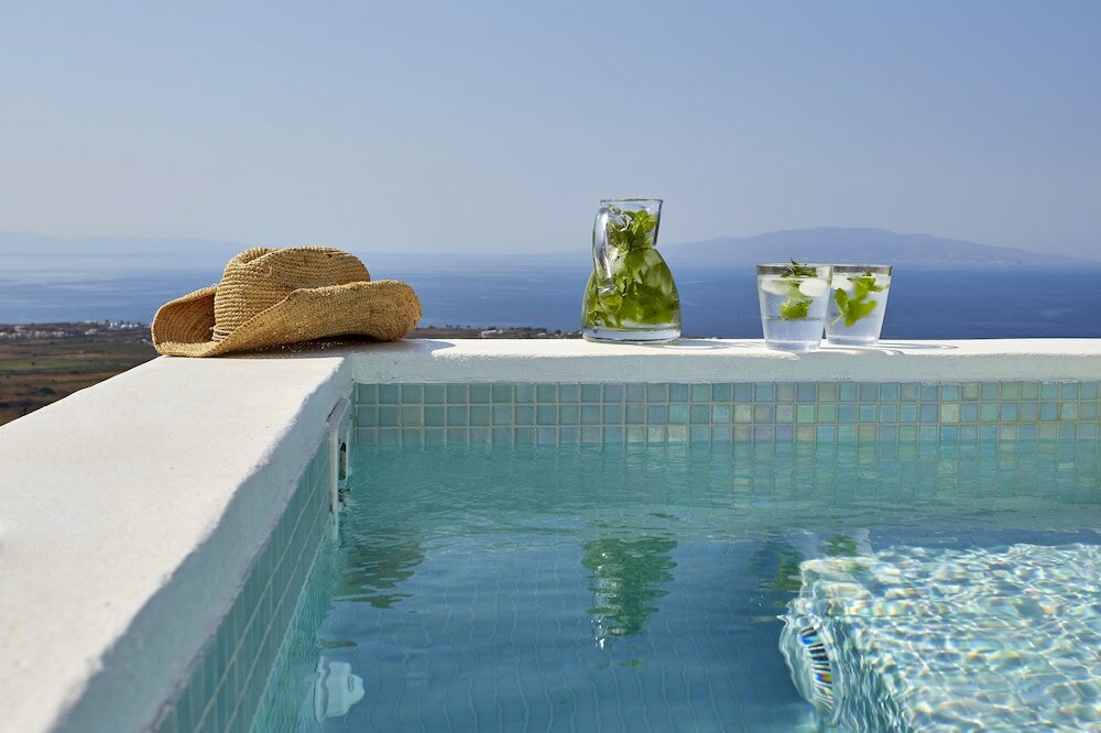 Фото Aperanto Suites