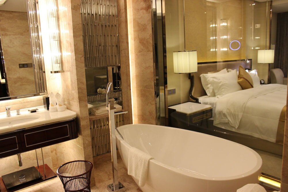 Фото Wuhan You Yi International Hotel