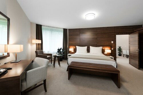 Гостиница Parklane Resort and SPA в Санкт-Петербурге