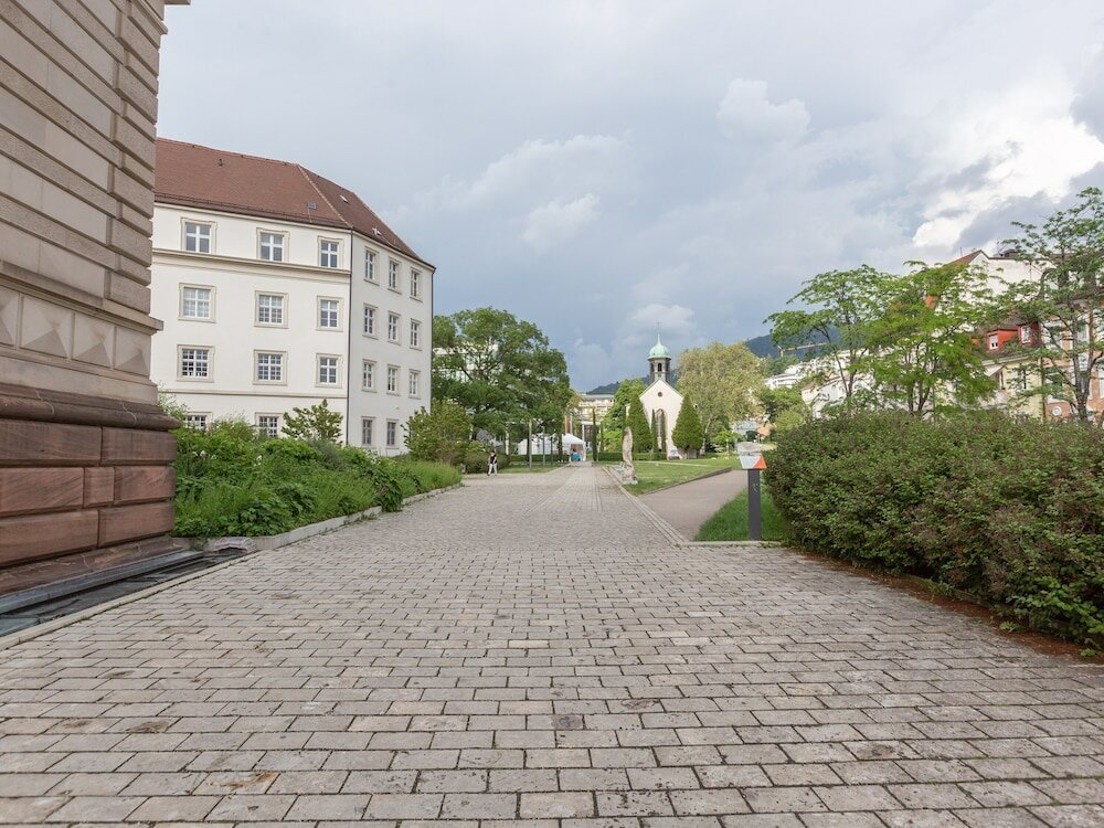 Фото Limehome Baden-Baden Bäderstraße