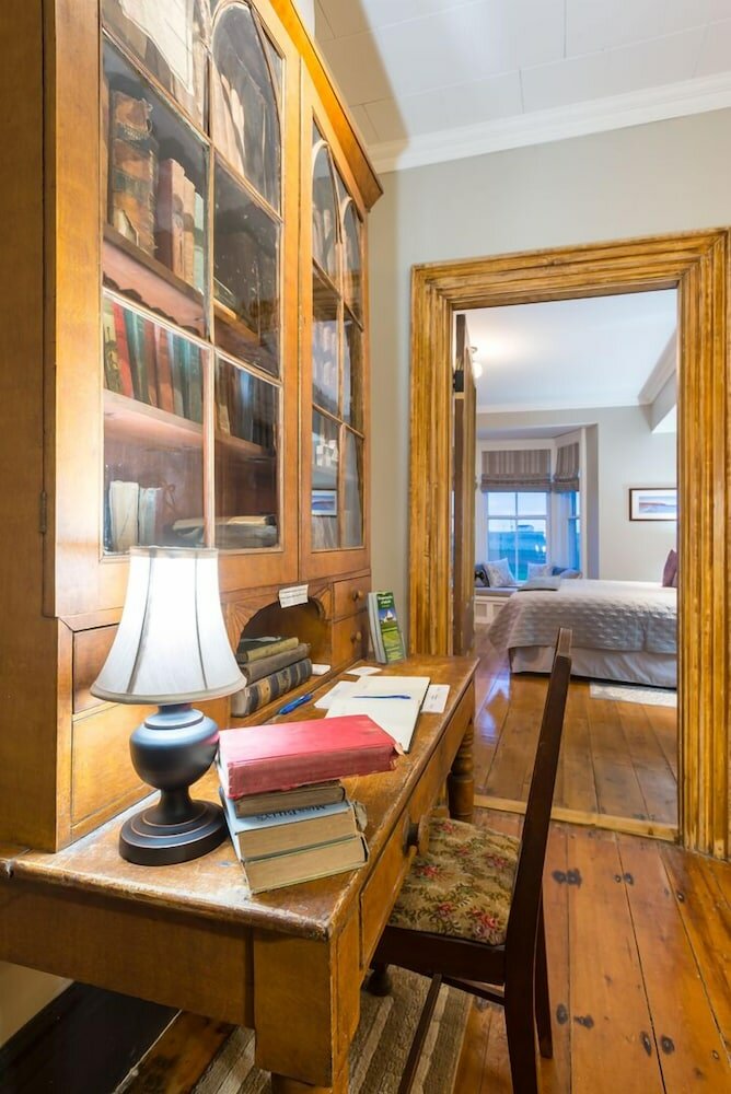 Фото Montgomery Inn Ingleside