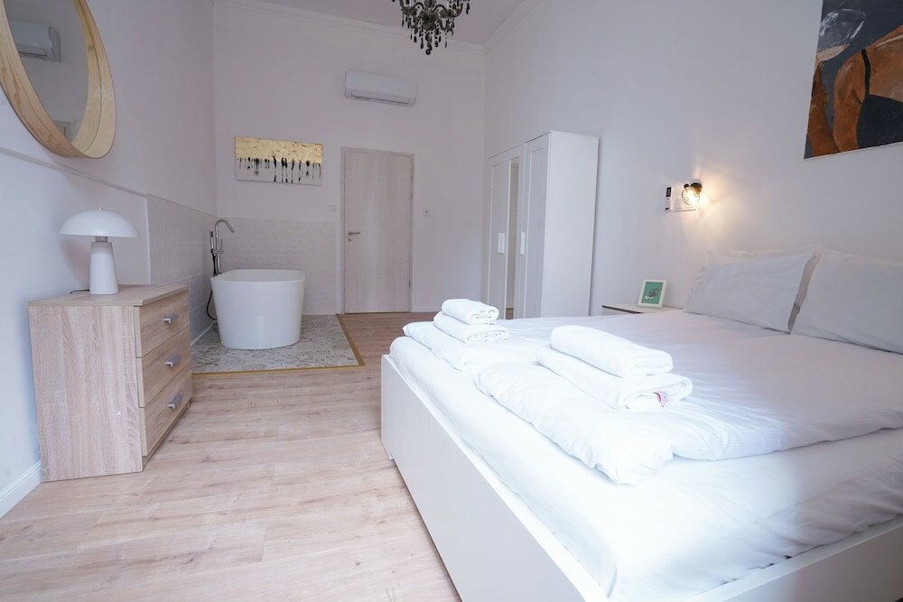 Фото Venus Apartments - Klauzál Apartment