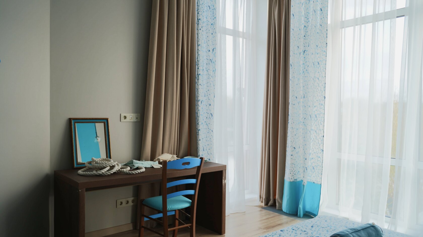 Фото Tony Wake Светлый