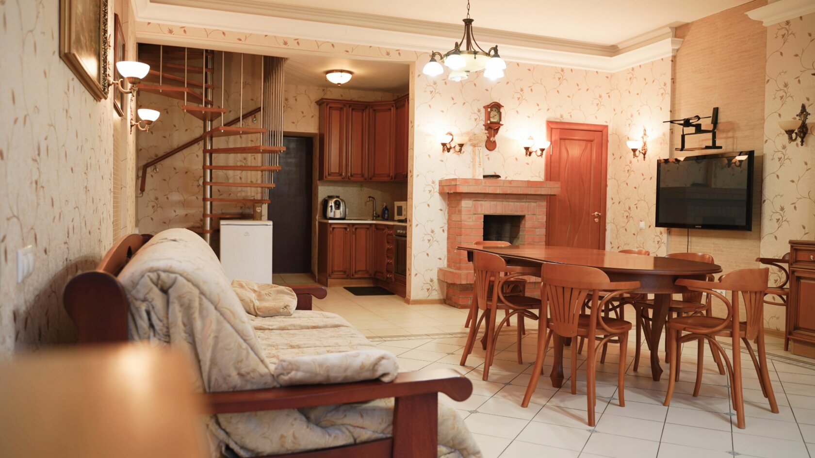 Фото Tony Wake Светлый