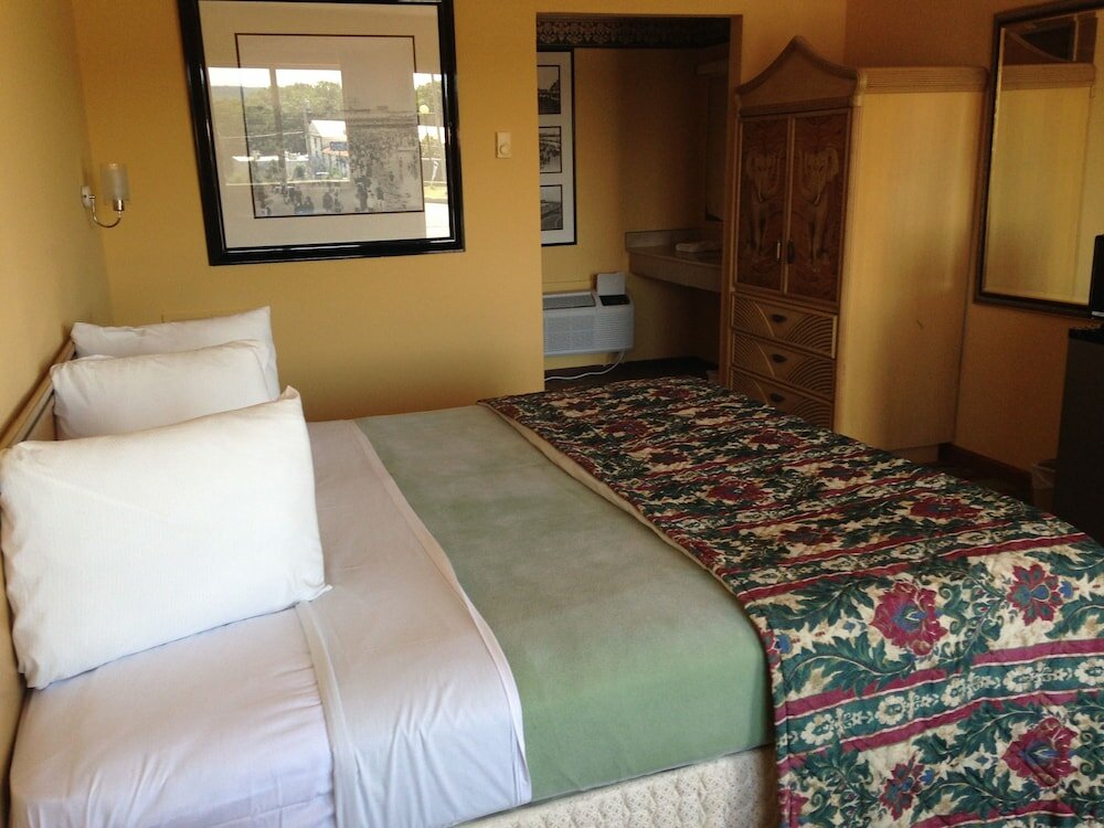 Фото Forest Hill Inn