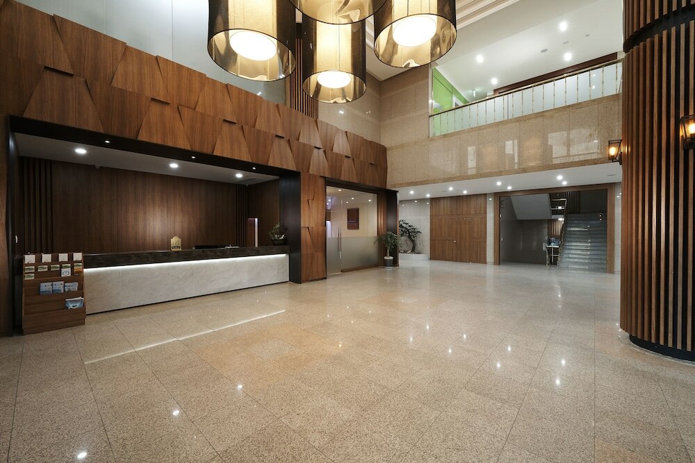 Фото Chuncheon Bears Hotel