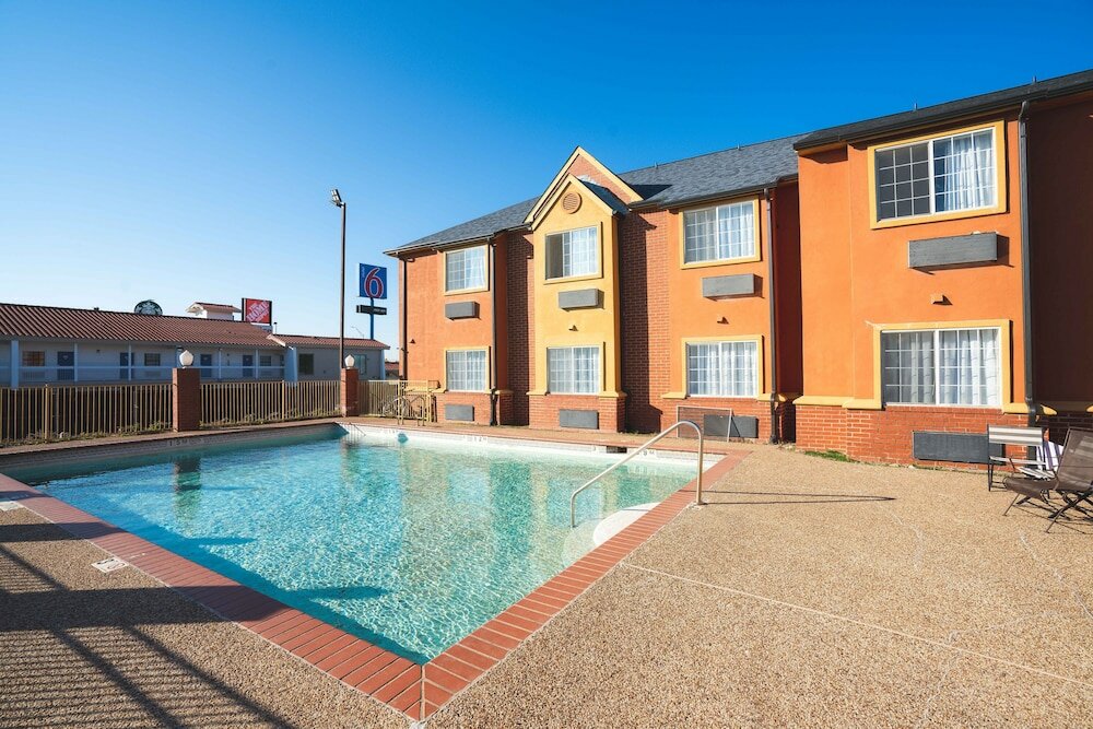 Фото Regency Inn & Suites