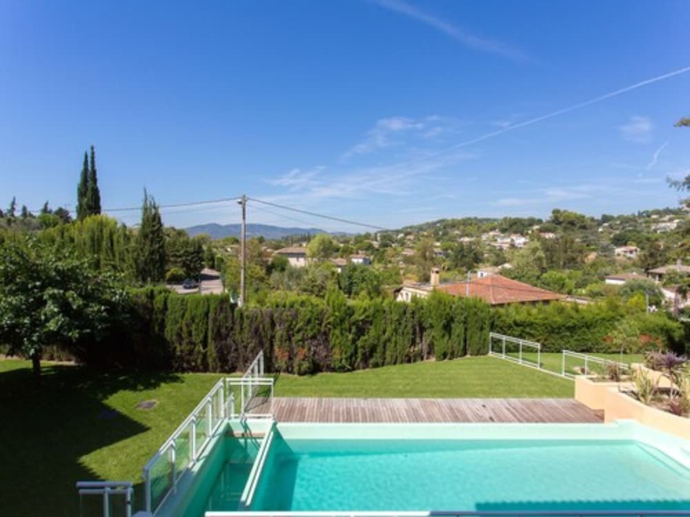 Фото Adonis Mougins