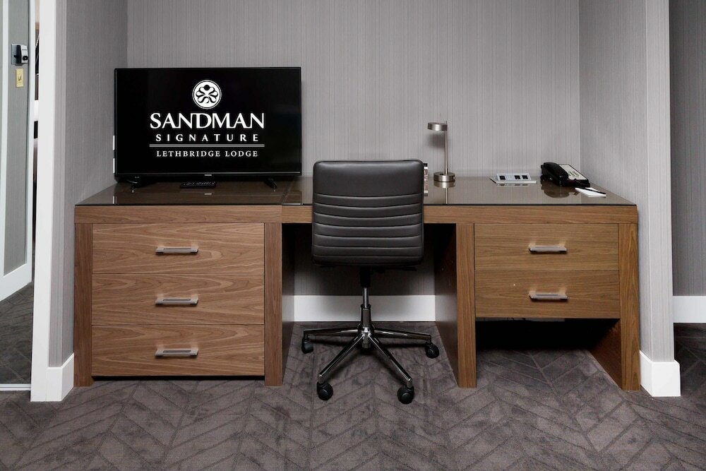 Фото Sandman Signature Lethbridge Lodge