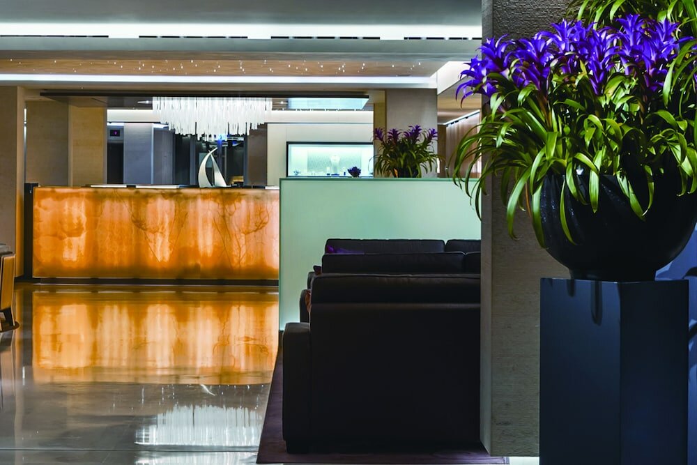 Фото Fairmont Grand Hotel Geneva