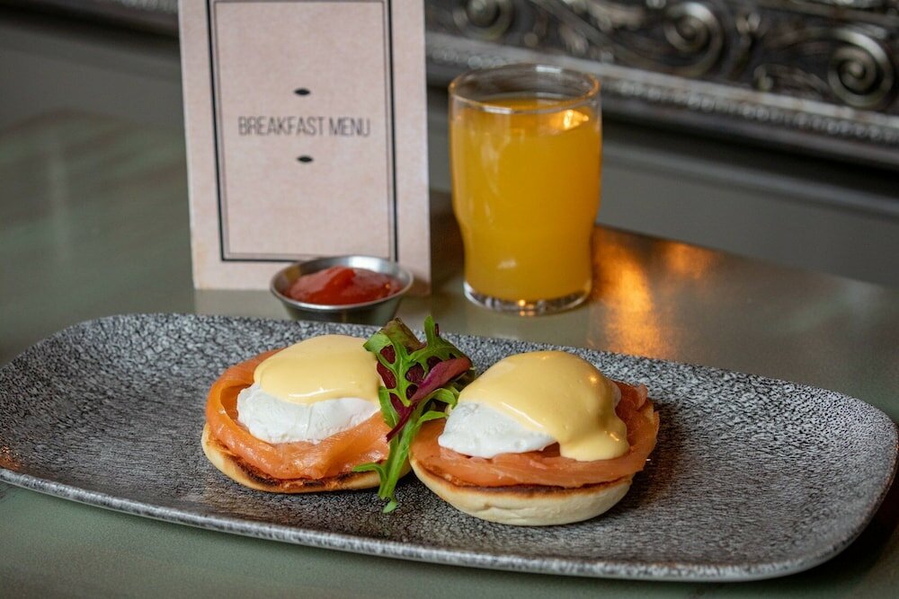 Фото Kilkenny Inn Hotel