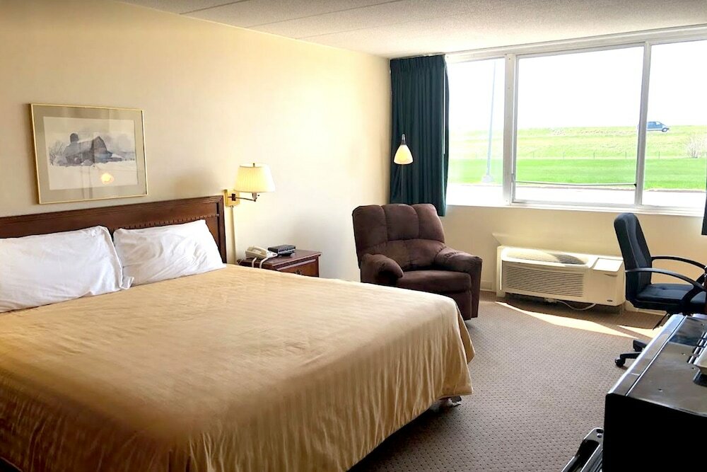 Фото Norwood Inn and Suites Worthington