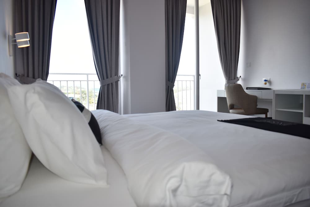 Фото La Vogue Boutique Hotel & Casino