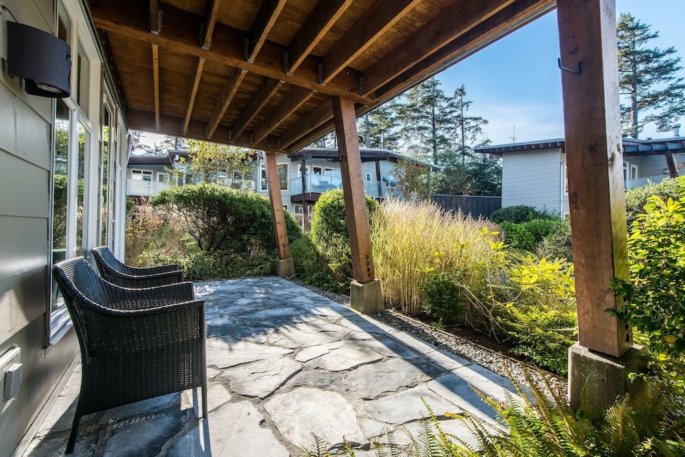 Фото Cox Bay Beach Resort