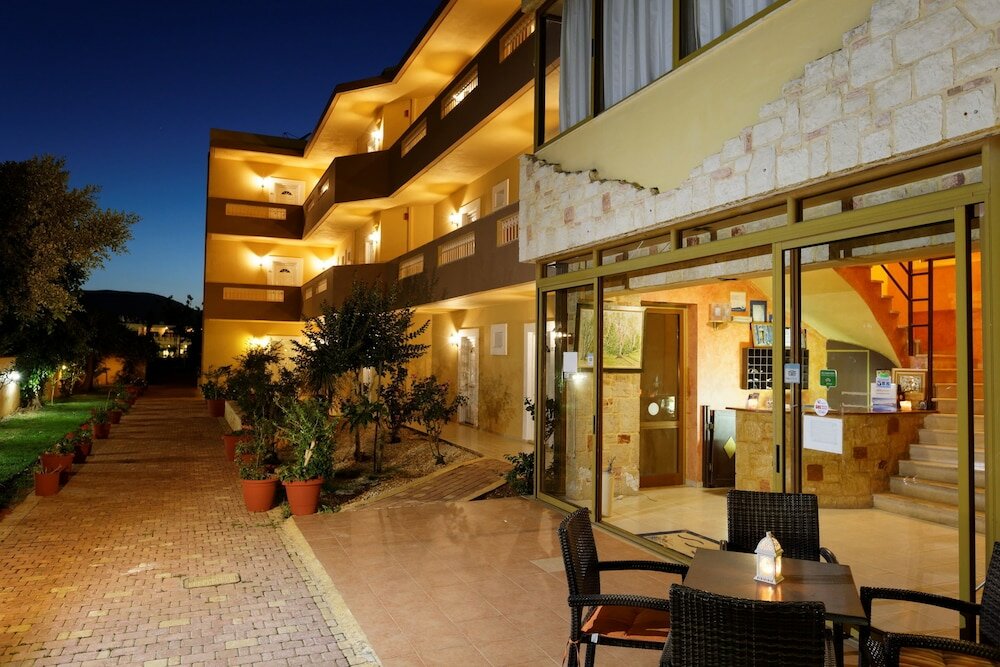 Фото Danelis Studios and Apartments