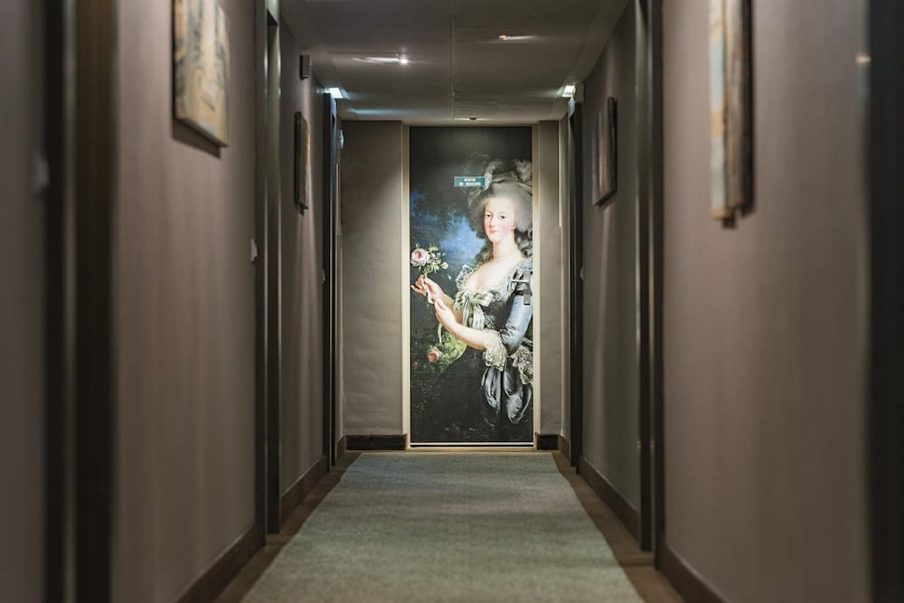 Фото Hôtel Le Versailles