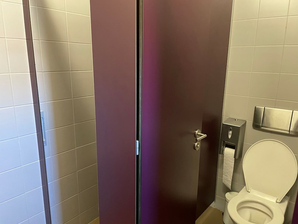 Фото Lausanne Youth Hostel Jeunotel