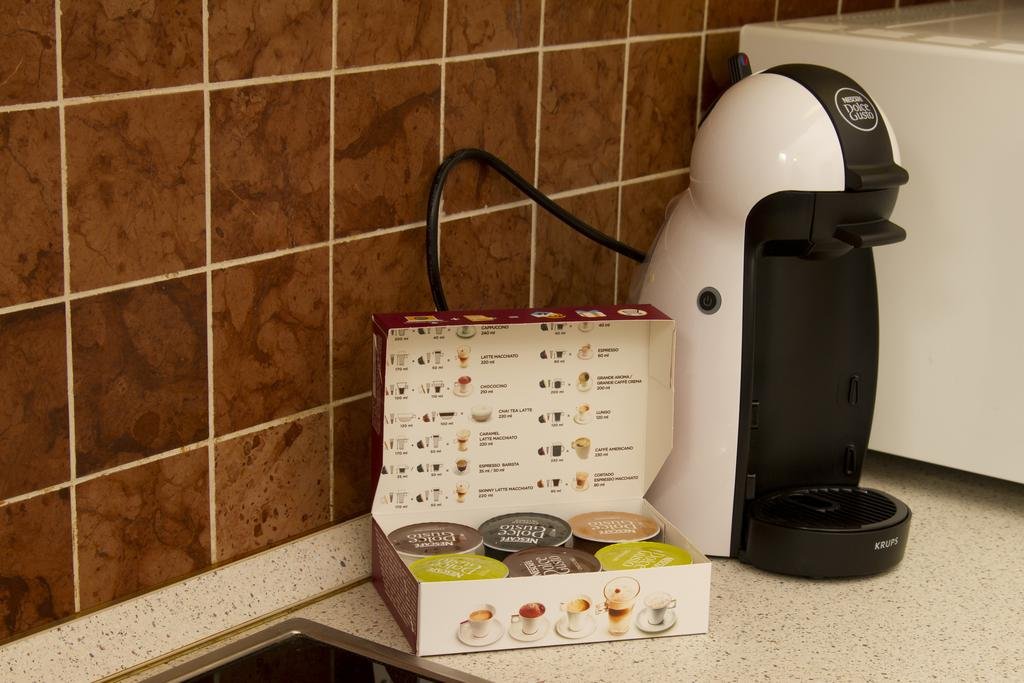 Фото Be a Budapester