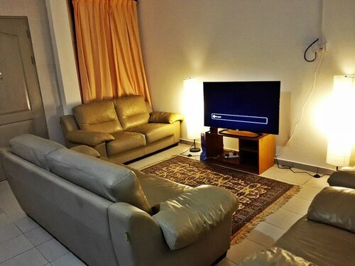 Гостиница Homely Ground Apartment в Бандар-Сери-Бегаване
