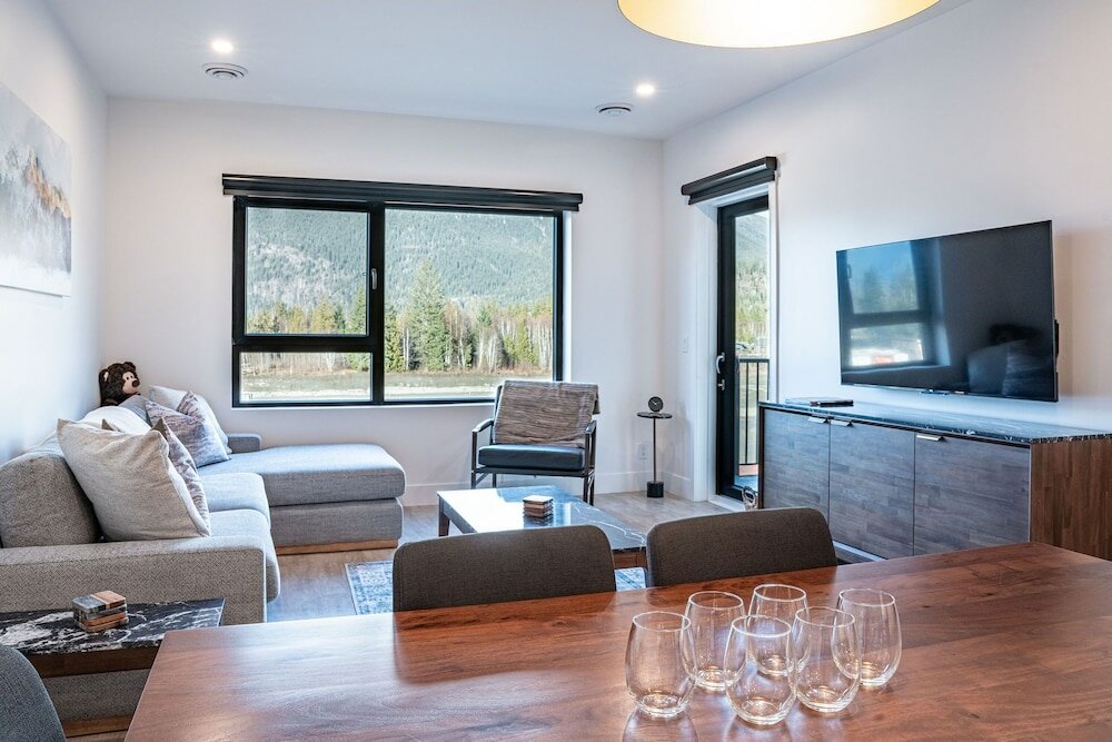 Фото Mountainside Revival Revelstoke Vacations