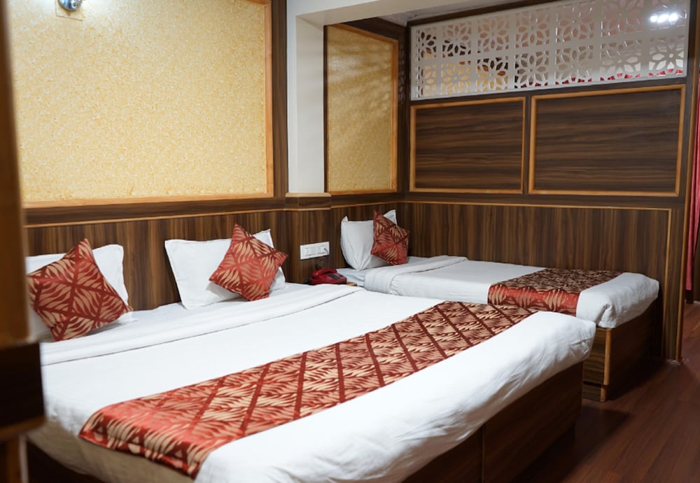 Фото Hotel Alakapuri