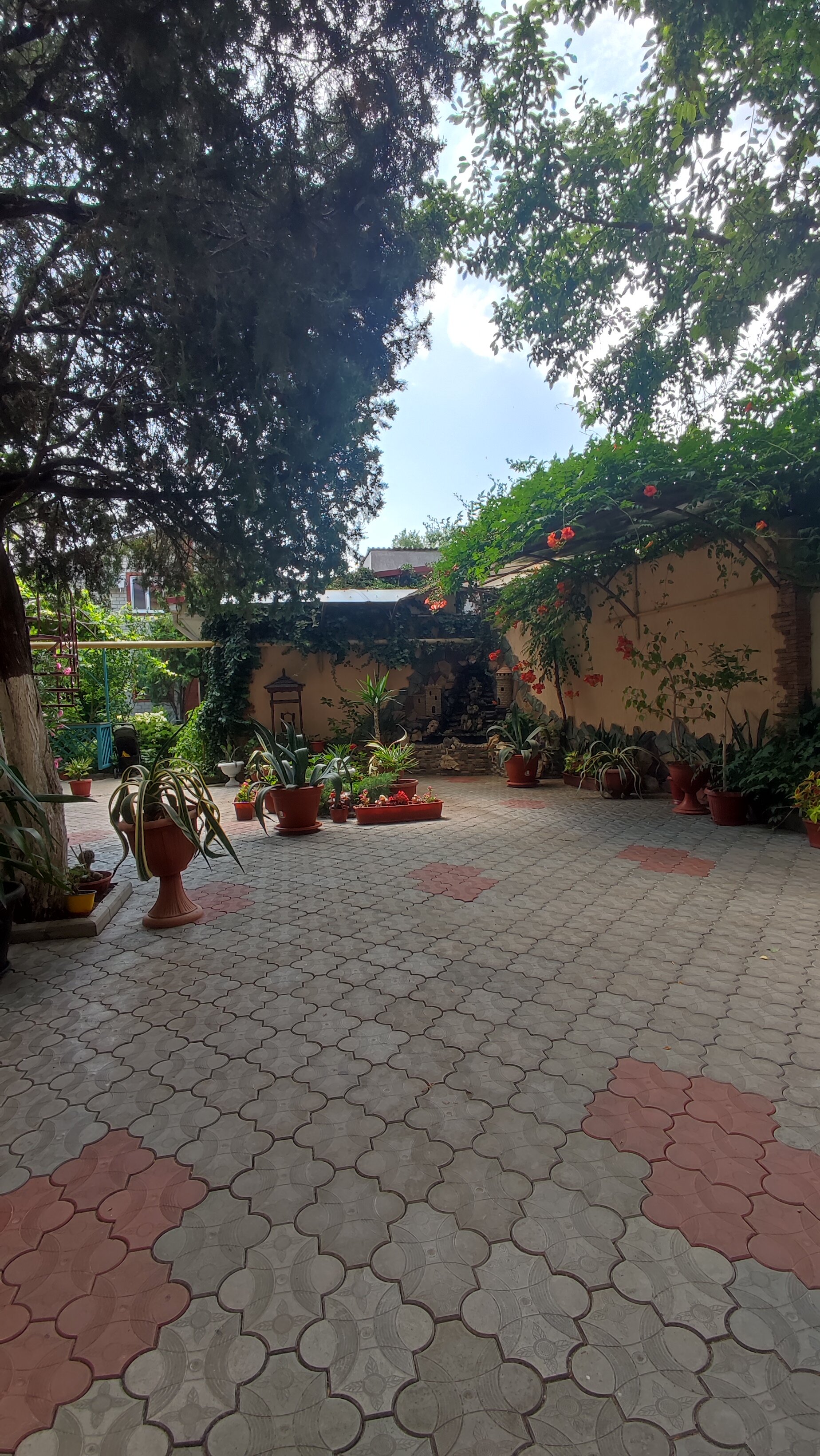 Фото На Кати Соловьяновой 14а