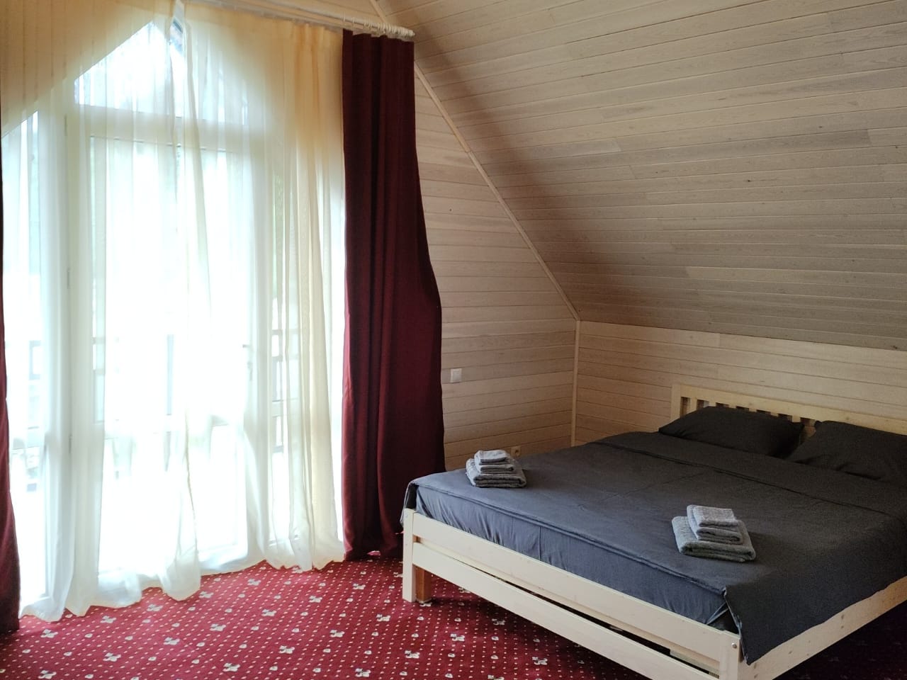 Фото Домик у озера