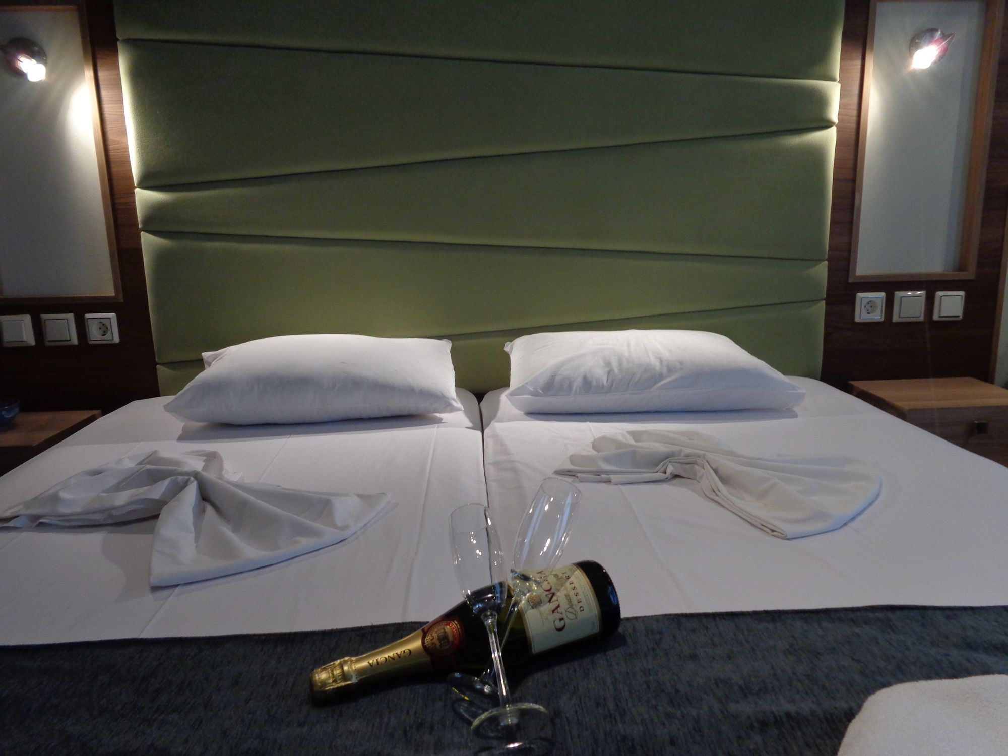 Фото Niki Studios Sea-Front