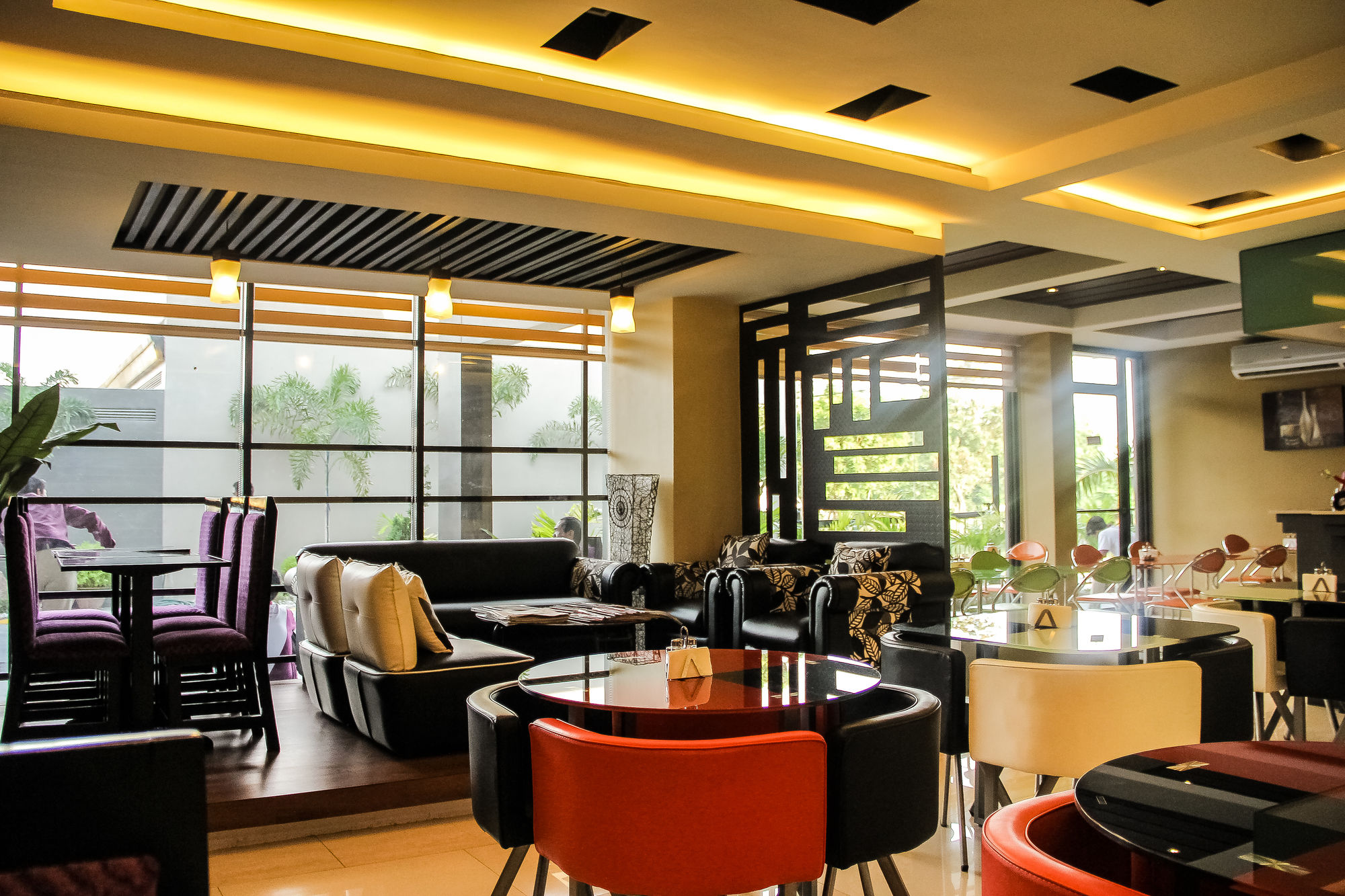 Фото The horizon suites and arcade