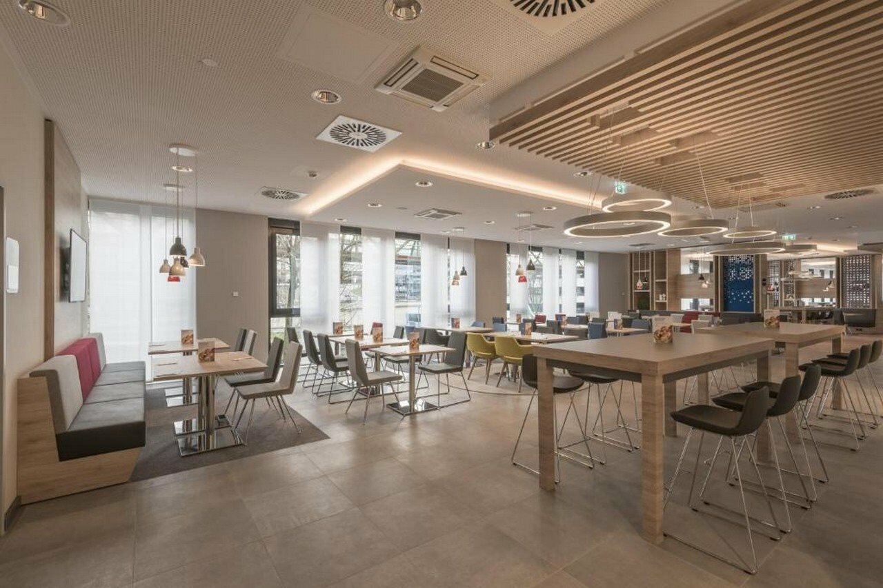 Фото Holiday Inn Express Wuppertal - Hauptbahnhof, an Ihg Hotel