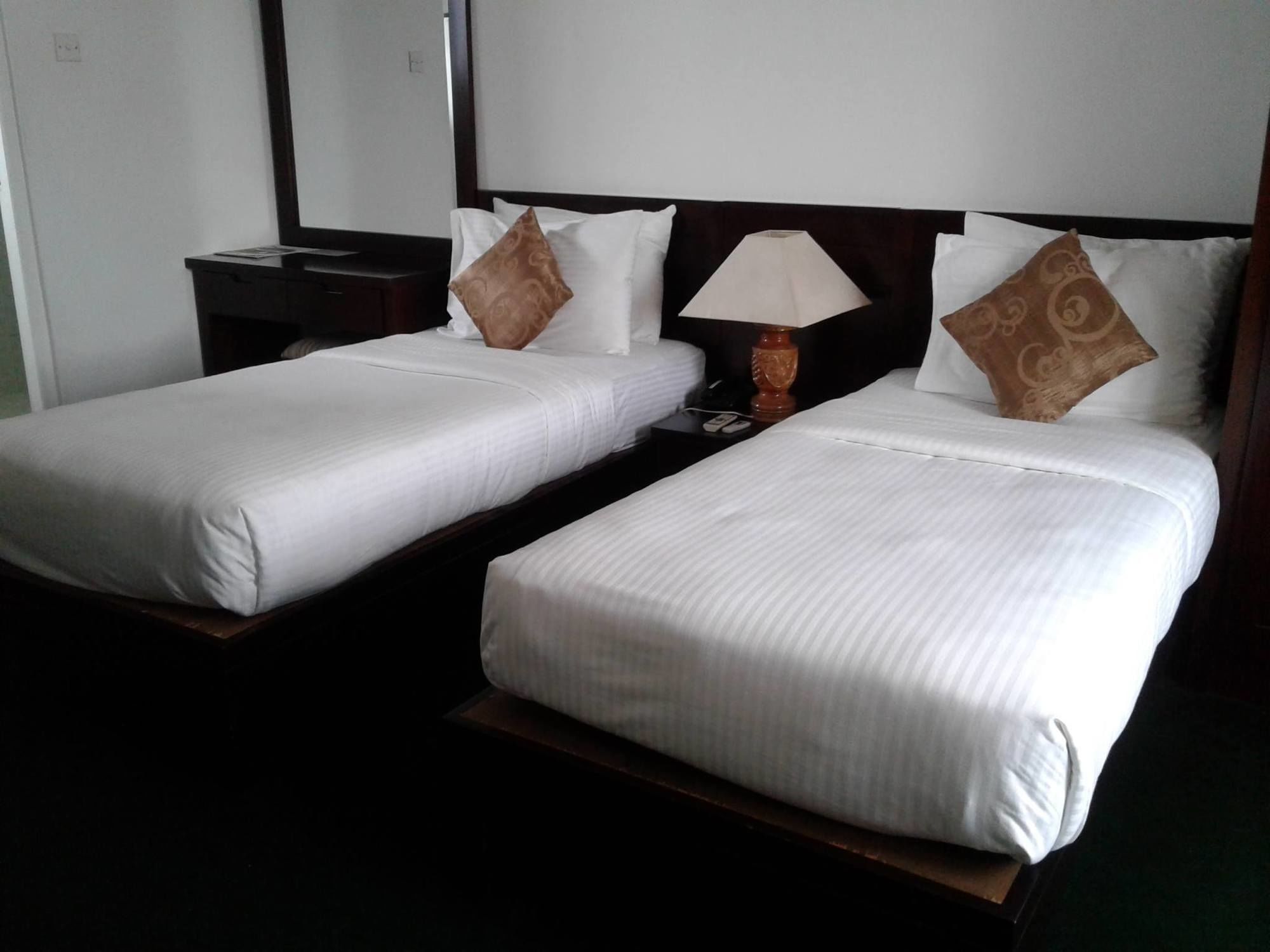 Фото The Rock Hotel