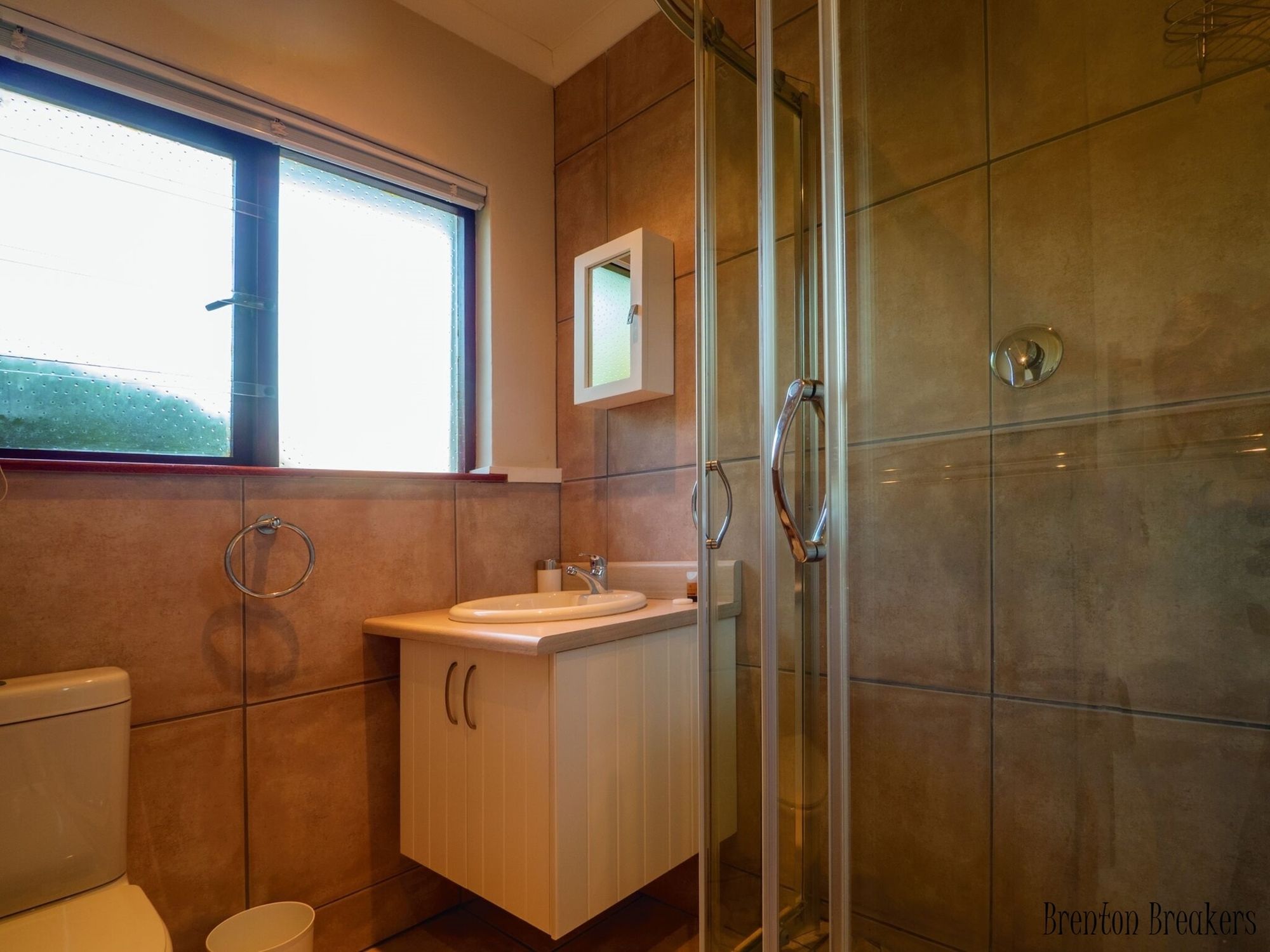 Фото Brenton Breakers