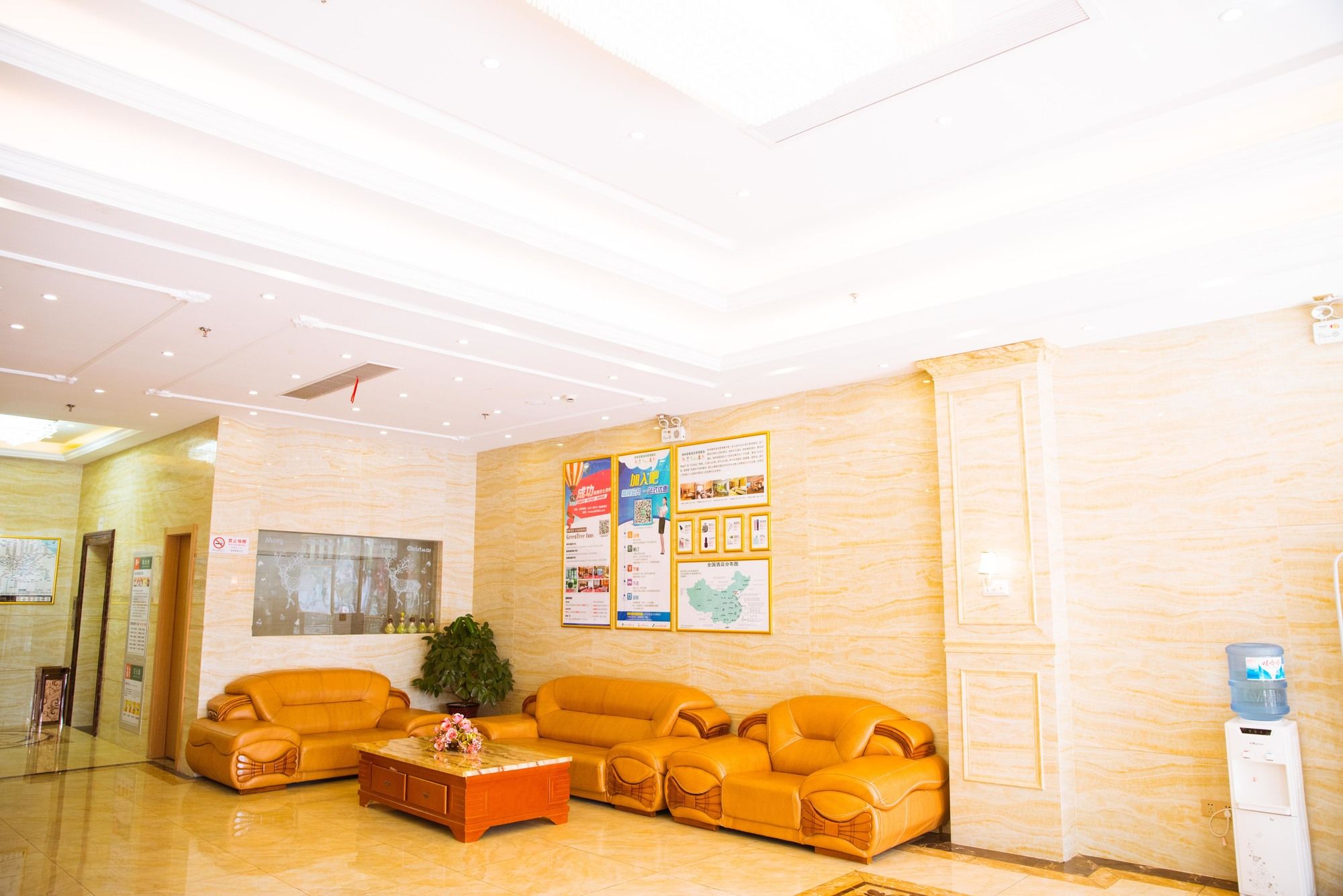 Фото GreenTree Express Hotel Shanghai Zhoupu Shenmei East Road Subway Station