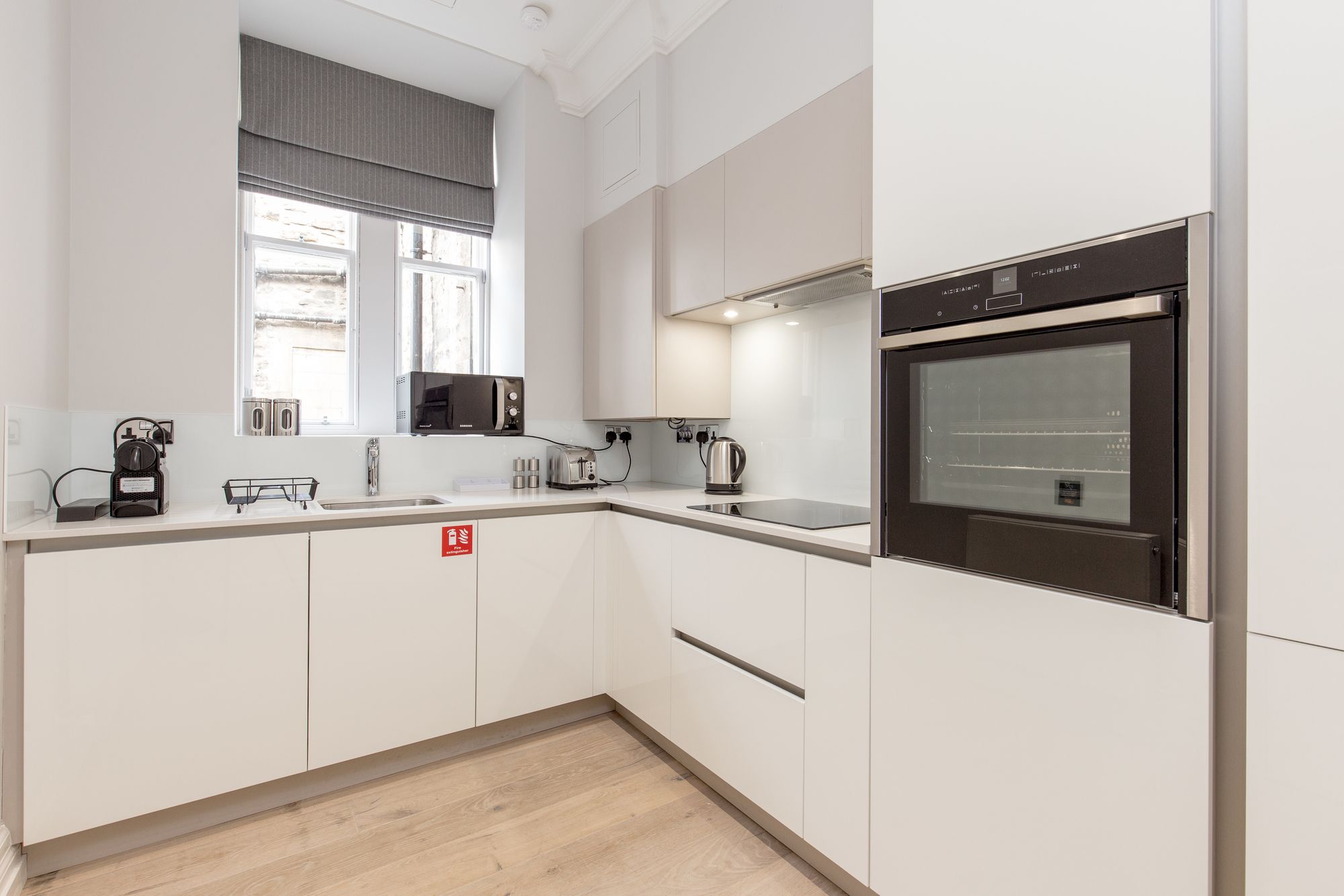 Фото Destiny Scotland Chisholm Hunter Suites