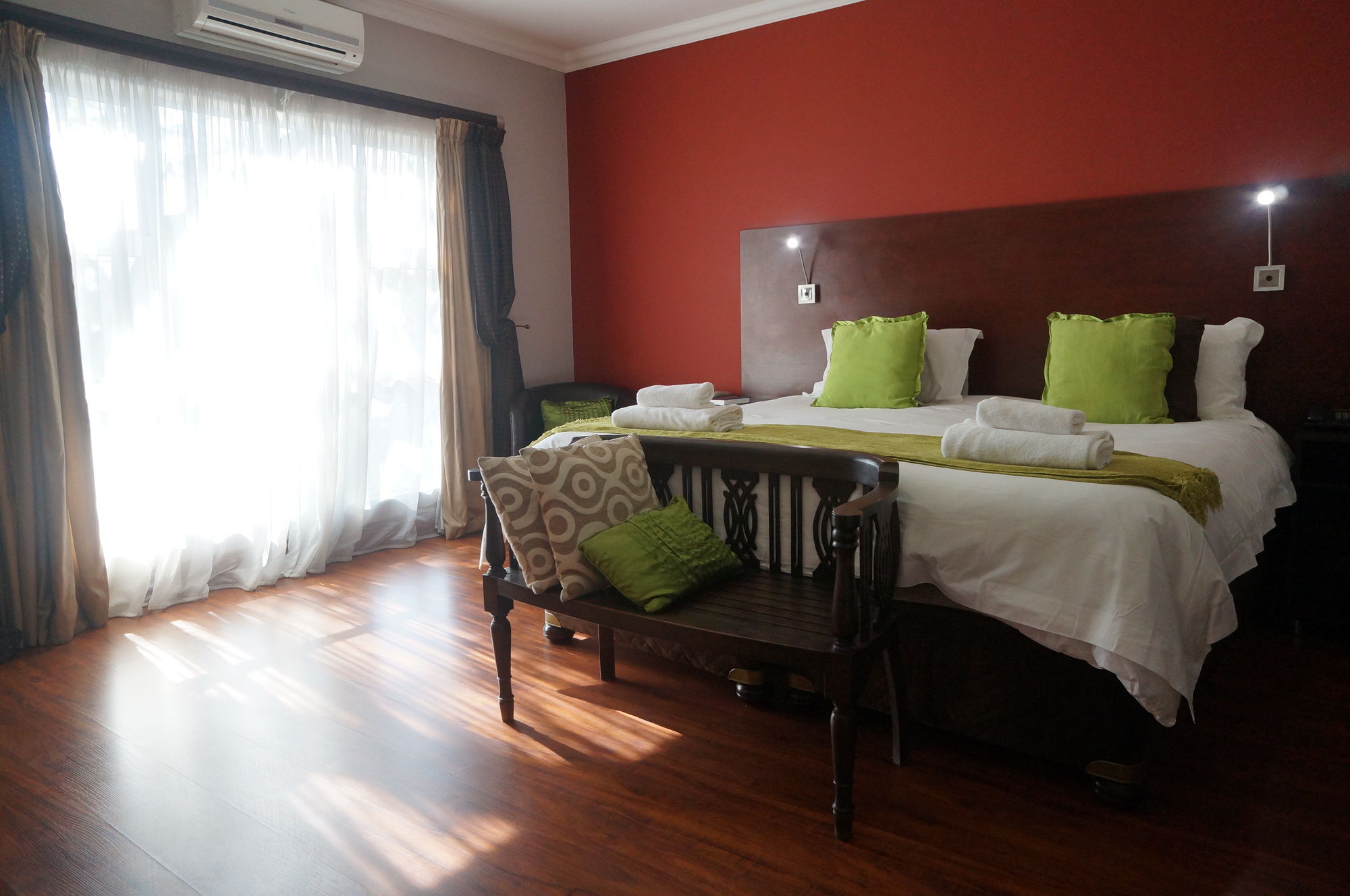 Фото 314 on Clark Guest House