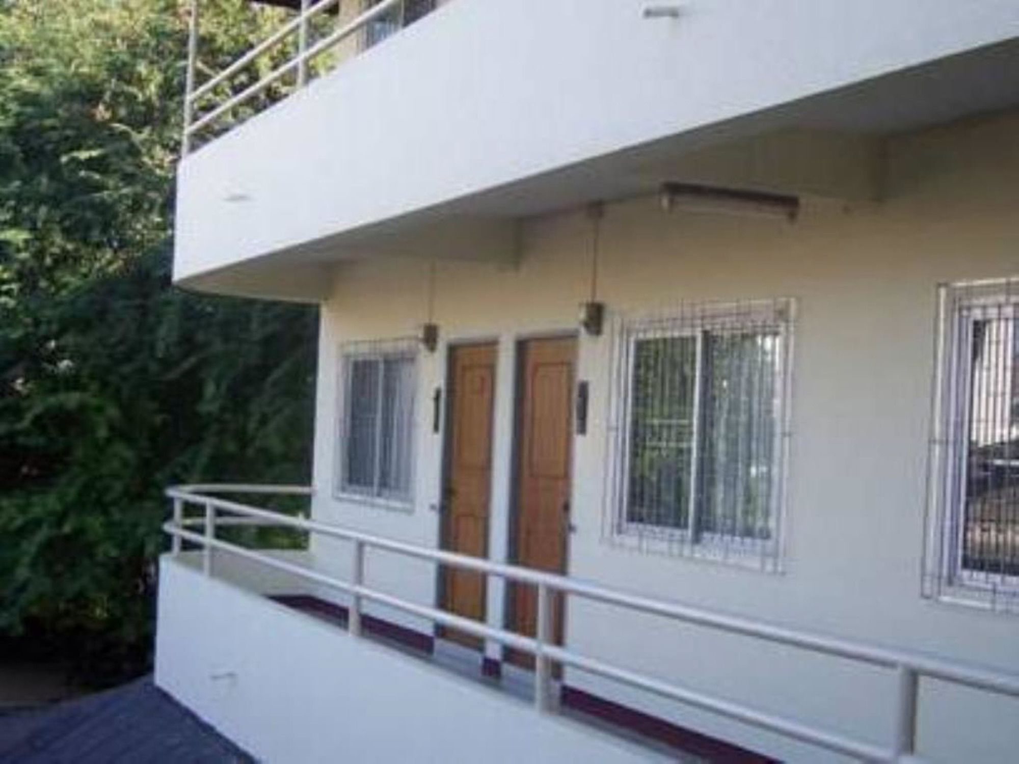 Фото Safe House Court