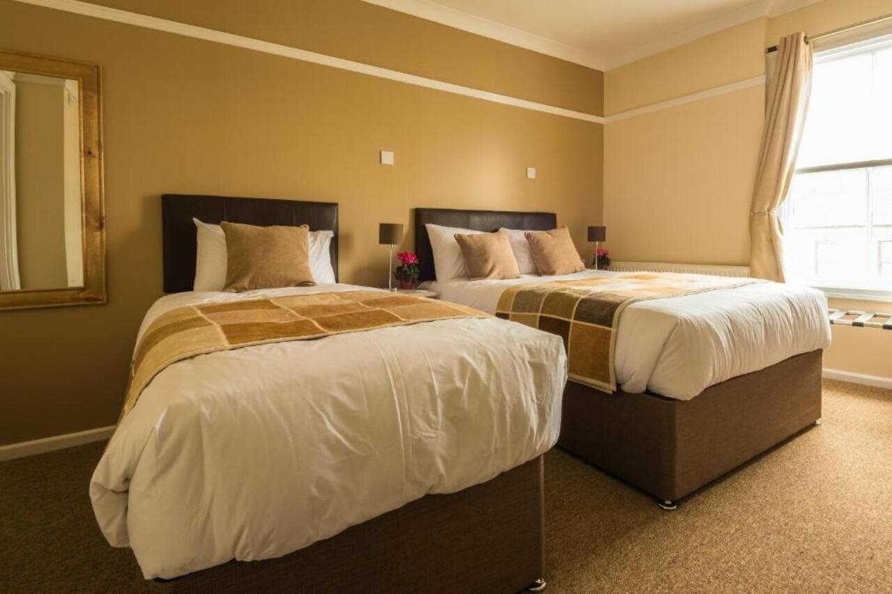 Фото The Longboat Inn