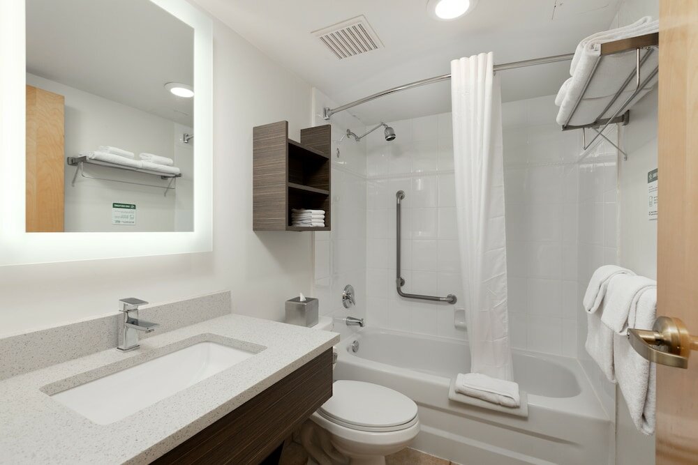 Фото Grand Park Hotel & Suites Downtown Vancouver