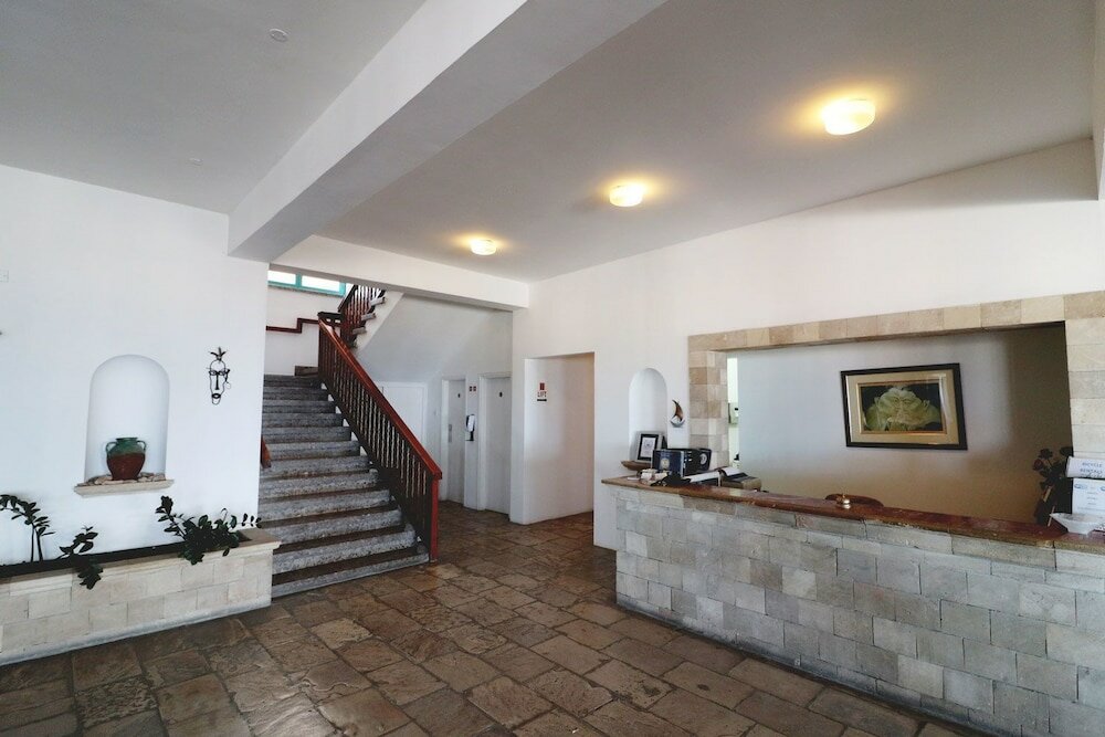 Фото Axiothea Hotel