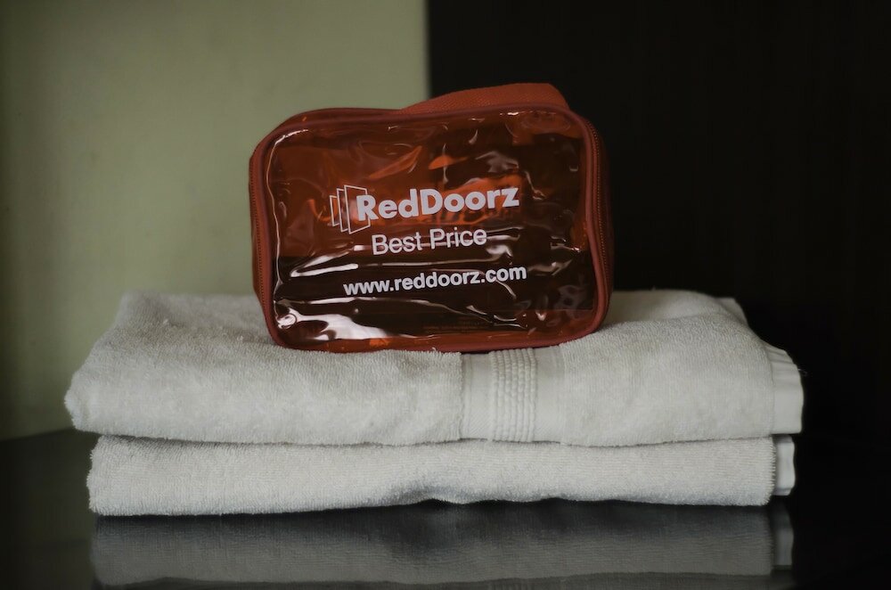 Фото RedDoorz near Gubeng Station