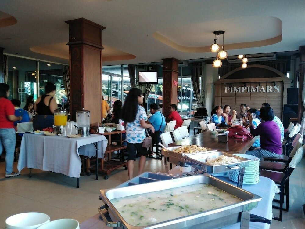 Фото Pimpimarn Beach Hotel