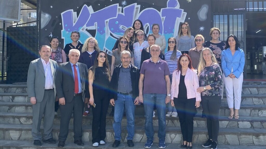 School Kukurtlu Chamber of Commerce and Industry Secondary School, Bursa, photo