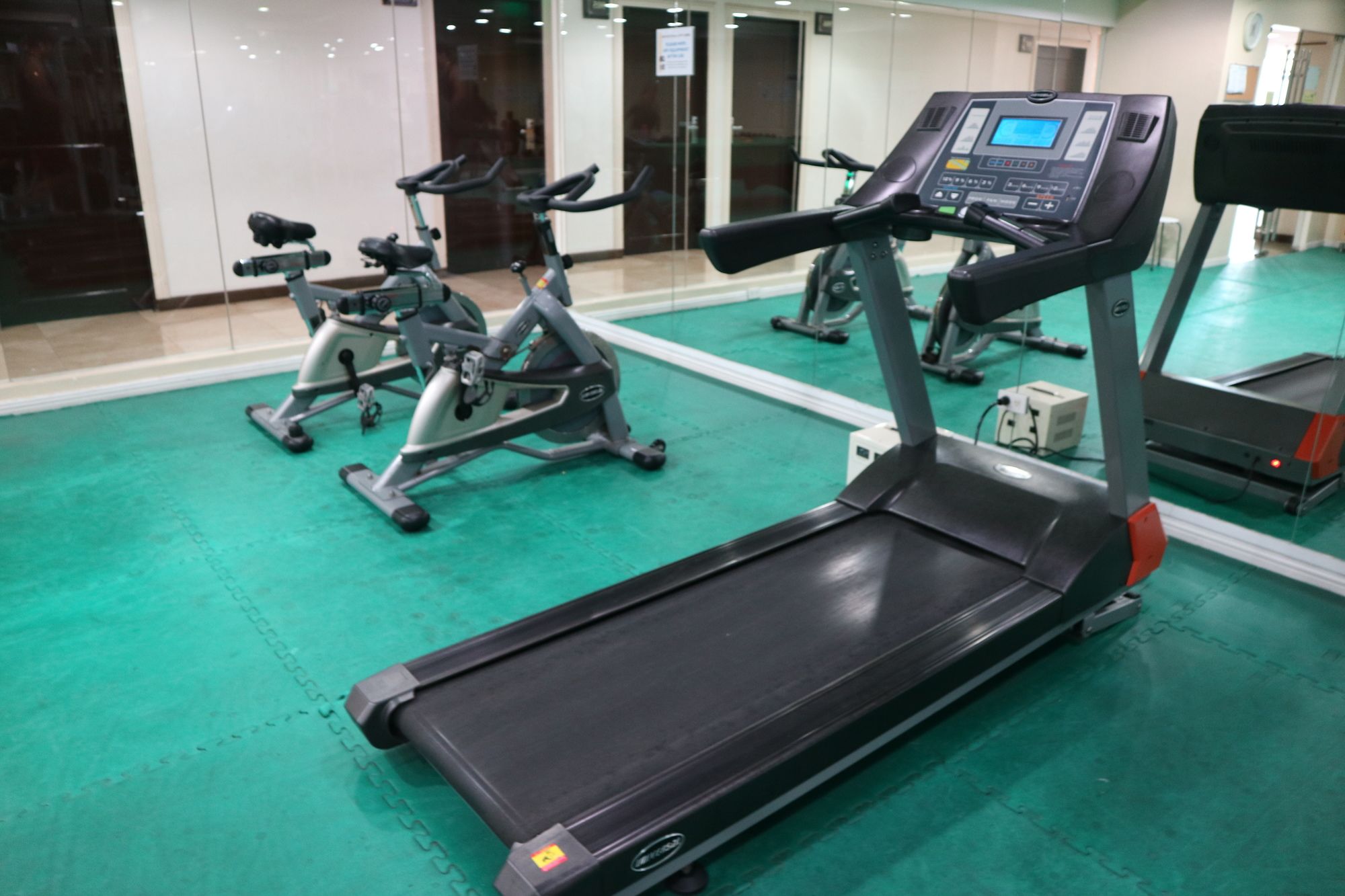 Фото Sea Pearl Manila Suites