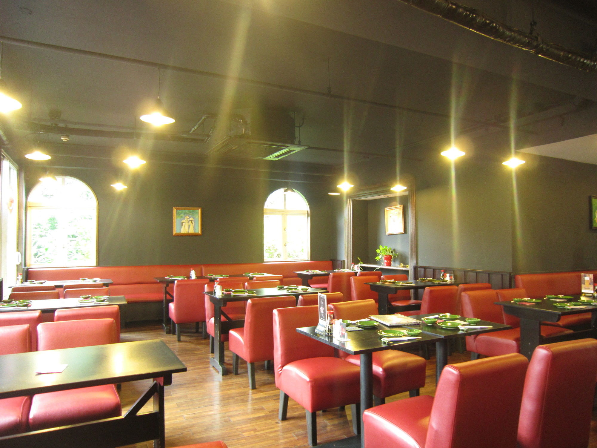 Фото Saigon Court Serviced Apartment