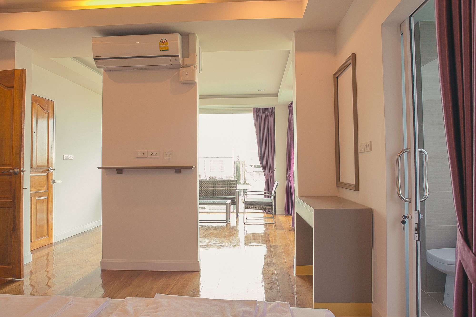 Фото S. E. T Thanmongkol Residence