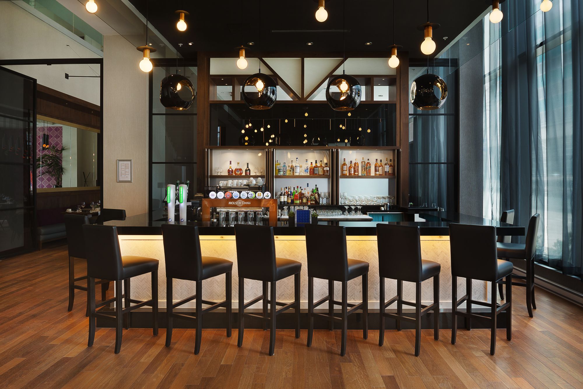 Фото Hôtel AC Montréal Centre ville