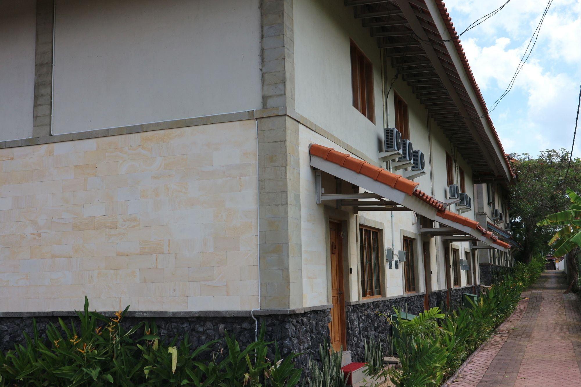 Фото Canggu Suites